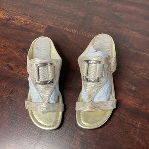 Donald J Pliner Daun Slip On Sandals sz 8.5